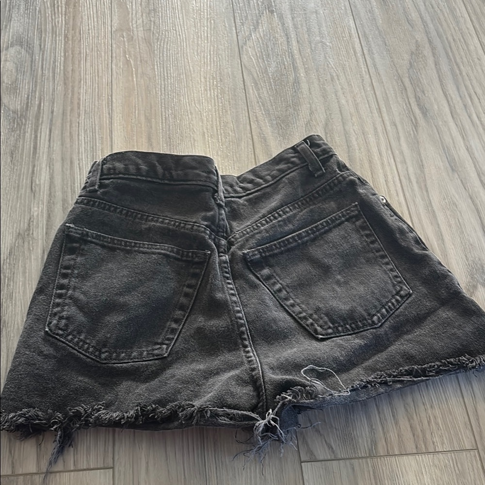 Vintage High Waisted Black Denim Women's Shorts - Picture 4 of 4